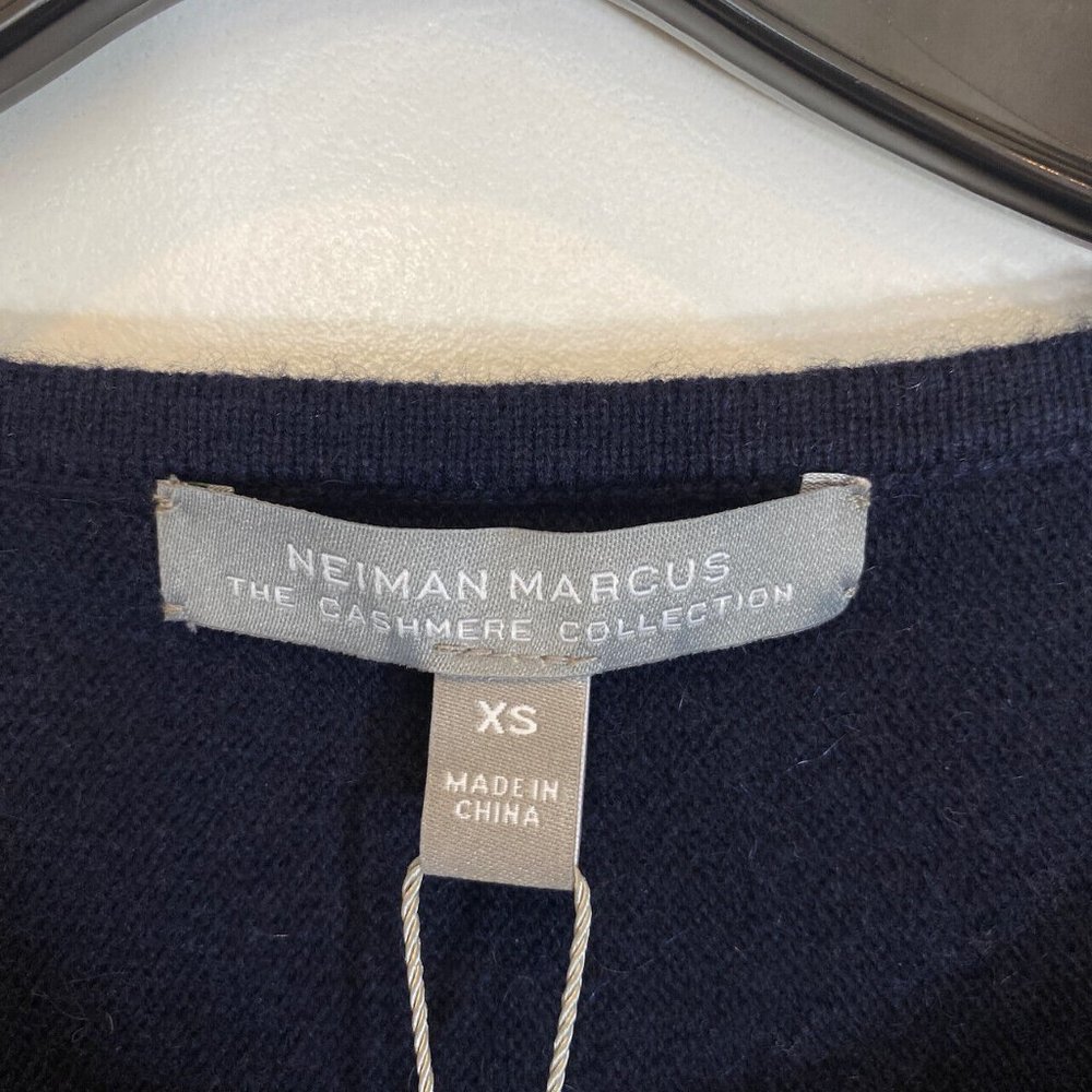 Neiman Marcus Cashmere Embellished Navy Blue Sweater - Picture 5 of 8